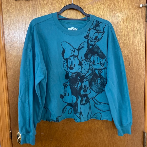 Disney Tops - 🌸 Disney Mickey and Friends lightweight crop sweater